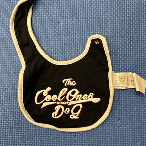 D&G bib